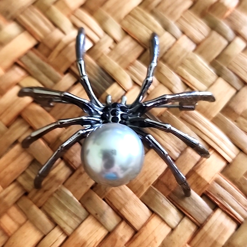 SPIDER Brooch Necklace Combo Simulated Pearl